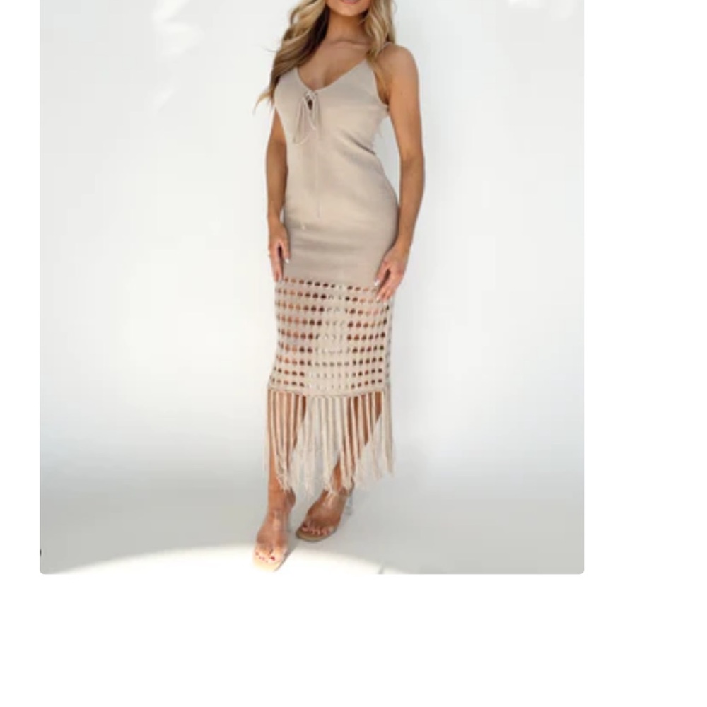 Sleeveless Beige Knit Midi Dress with Fringe